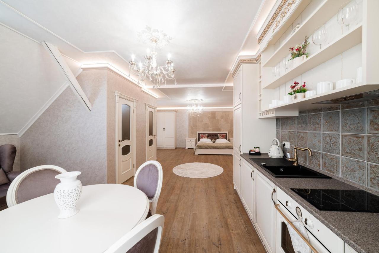 Vip Apartment On Duhnovicha Street .Free Parking. Uzhhorod Ngoại thất bức ảnh