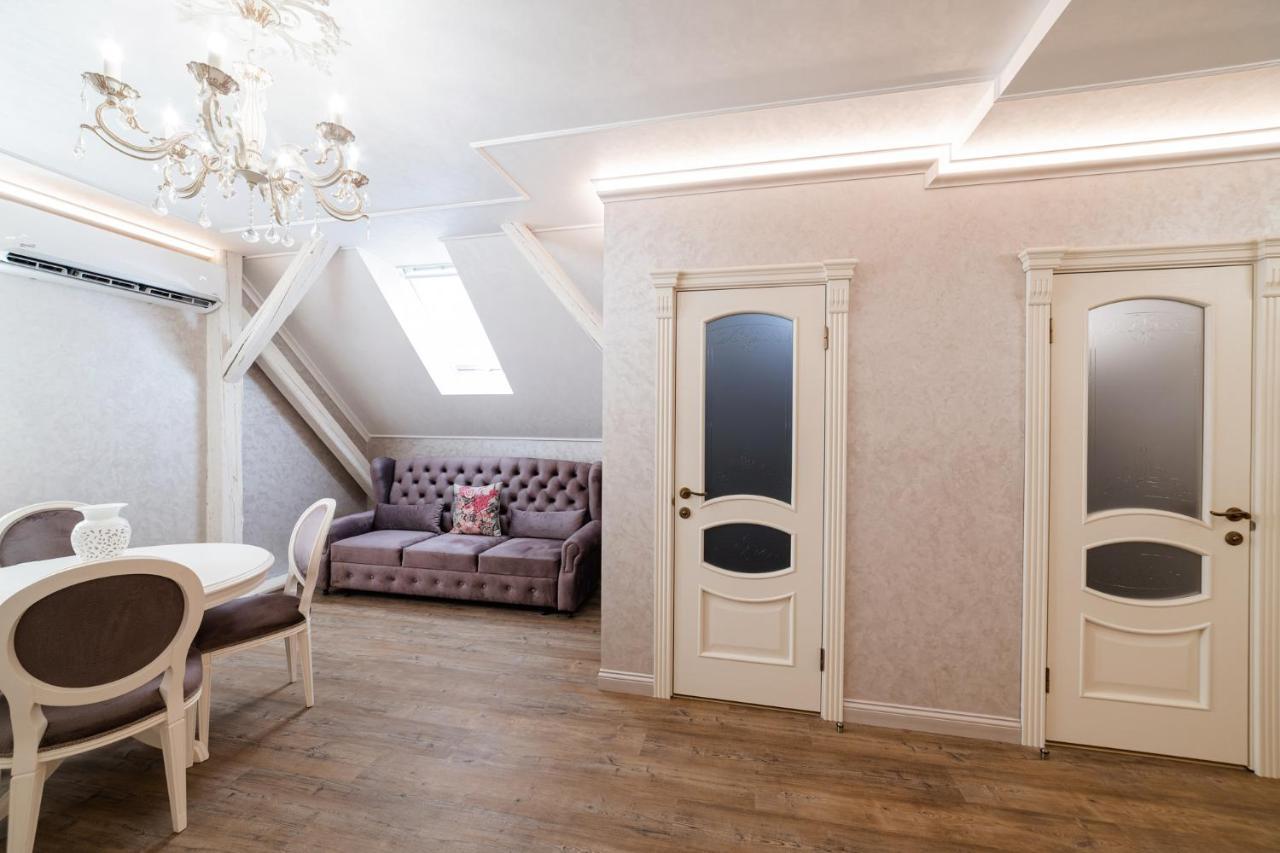 Vip Apartment On Duhnovicha Street .Free Parking. Uzhhorod Ngoại thất bức ảnh