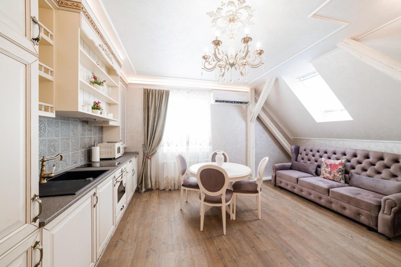Vip Apartment On Duhnovicha Street .Free Parking. Uzhhorod Ngoại thất bức ảnh