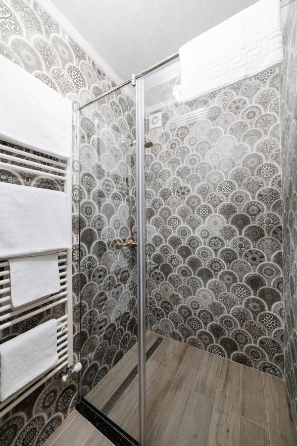 Vip Apartment On Duhnovicha Street .Free Parking. Uzhhorod Ngoại thất bức ảnh